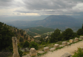 image of a Roman road in the mountains